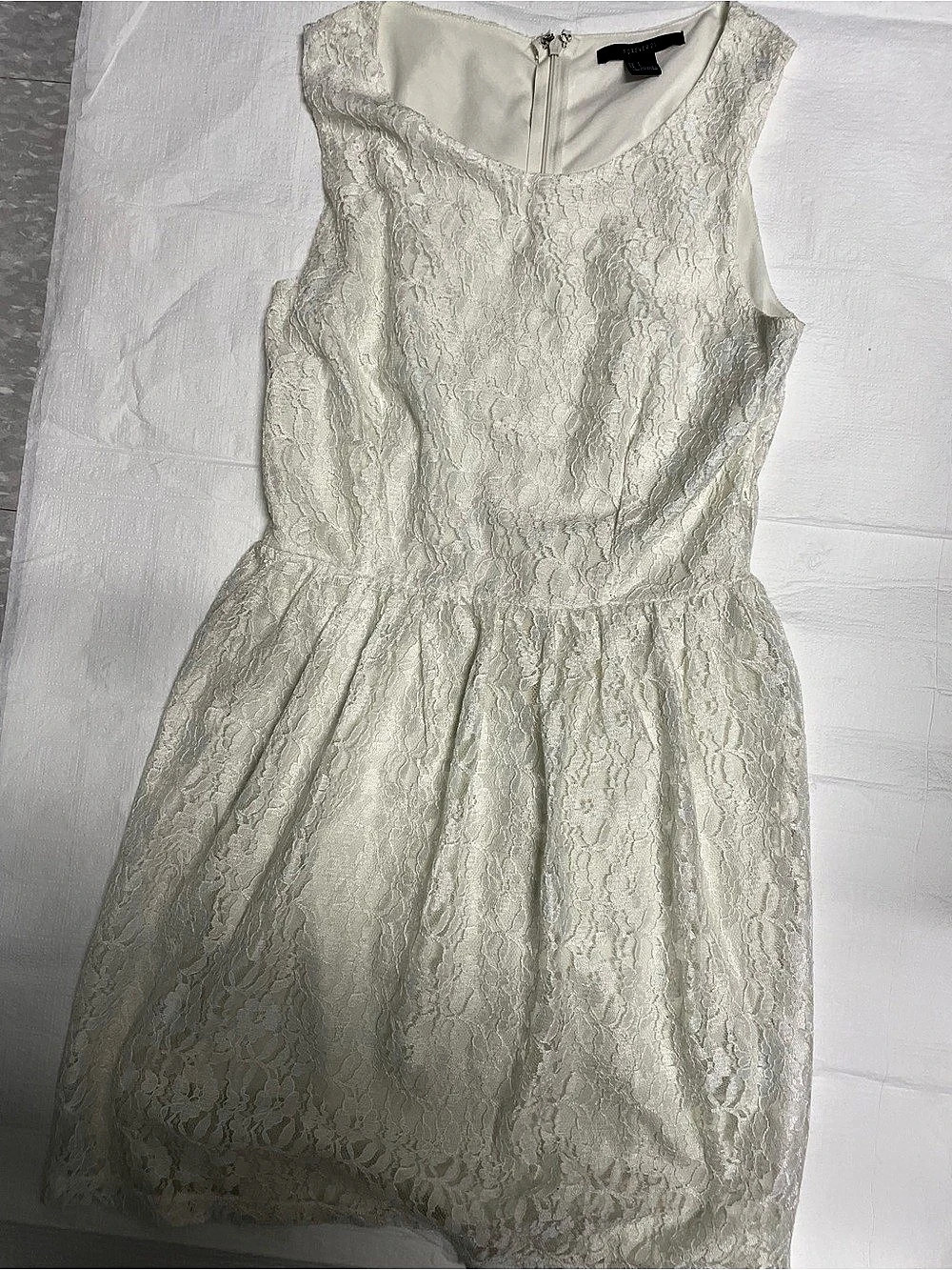 Forever 21 Floral Lace Mini Dress in White Size Medium Like New
